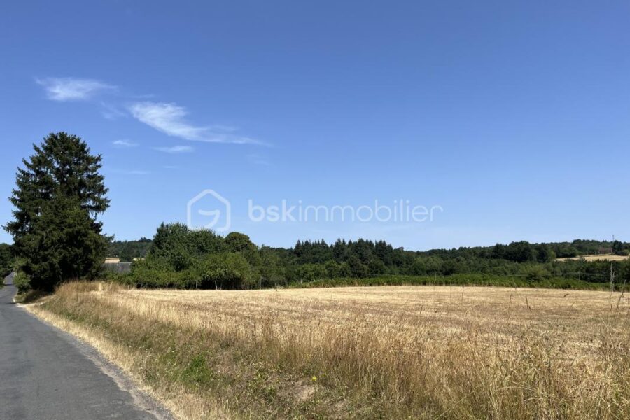 Terrain à vendre à Jumilhac le grand
