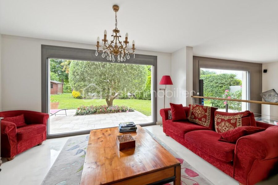 Maison à vendre à Saint germain les corbeil — Vue parc & jardin — photo 5