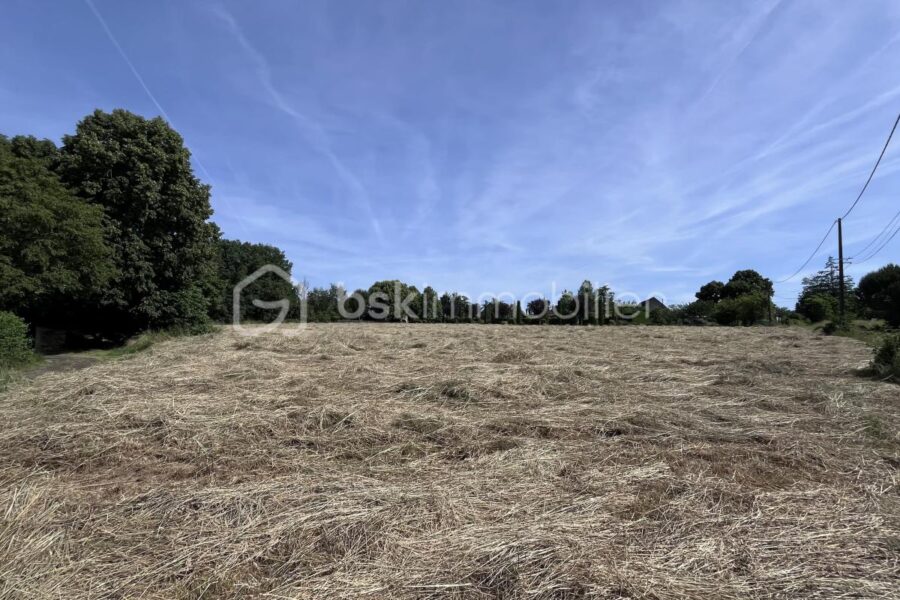 Terrain à vendre à Peyrignac