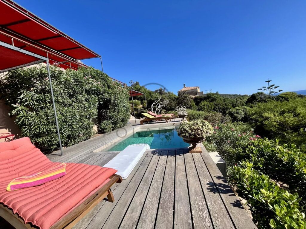 Charmante villa avec vue mer sur l&rsquo;Île du Levant – 4 pièces – 3 chambres – 120.5 m²