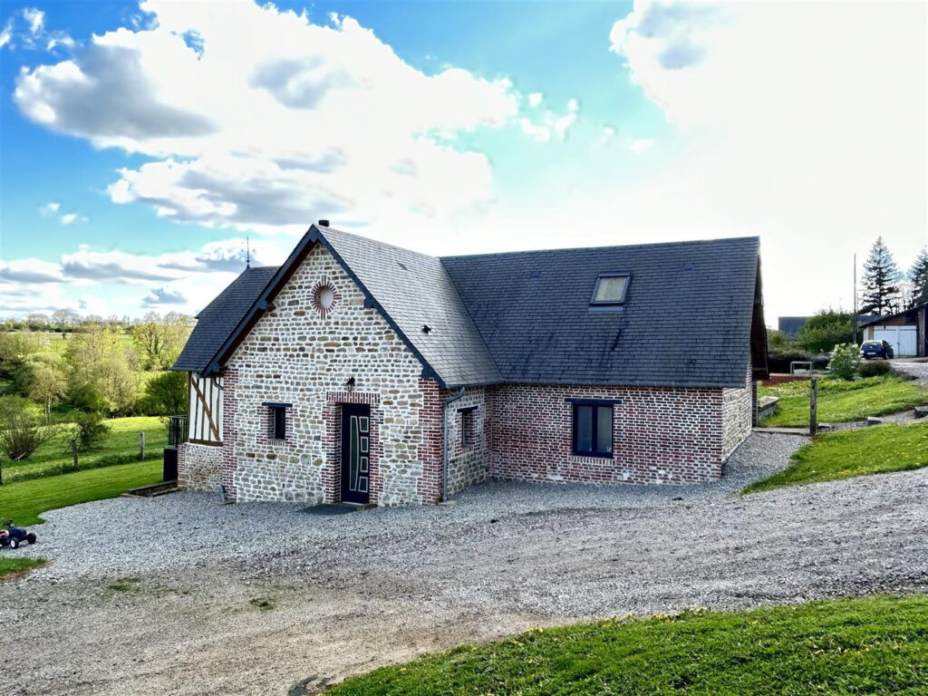 L&rsquo;agence CAZIN IMMOBILIER vous propose cette jolie maison de – 4 pièces – 3 chambres – 98 m²