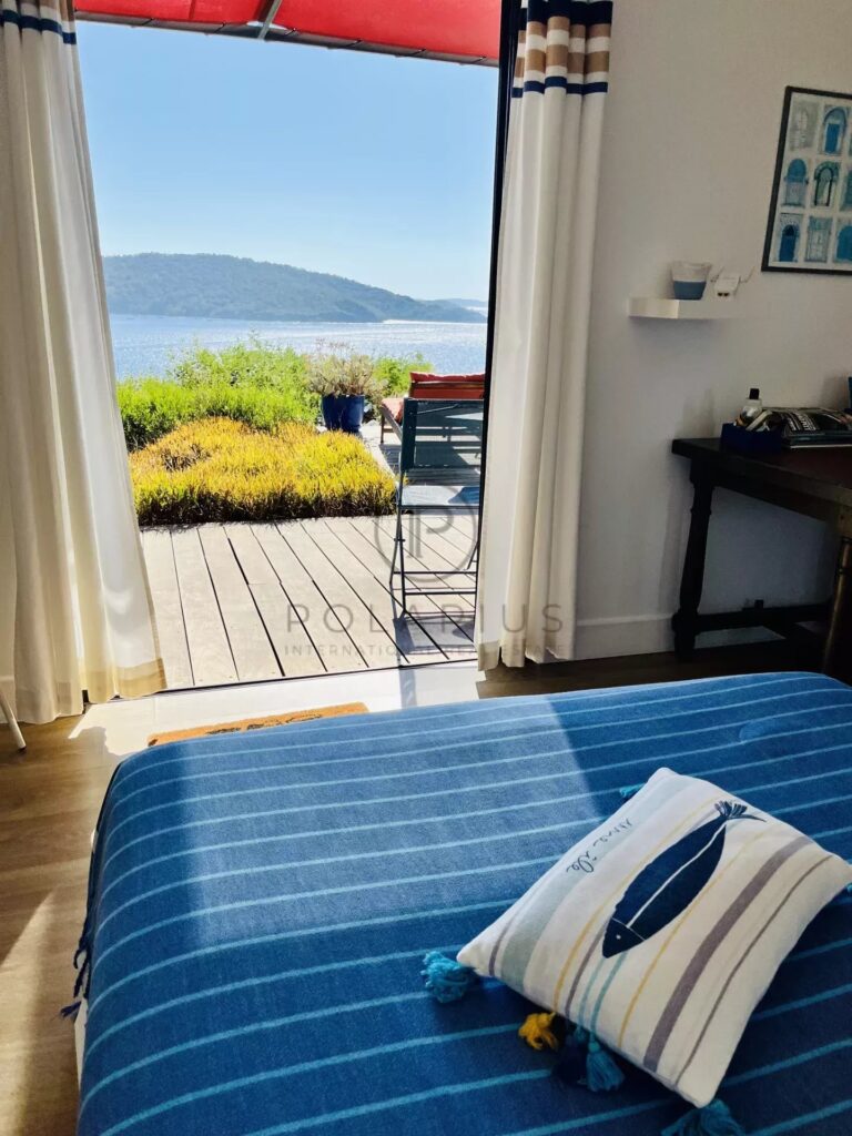 Charmante villa avec vue mer sur l&rsquo;Île du Levant – 4 pièces – 3 chambres – 120.5 m²