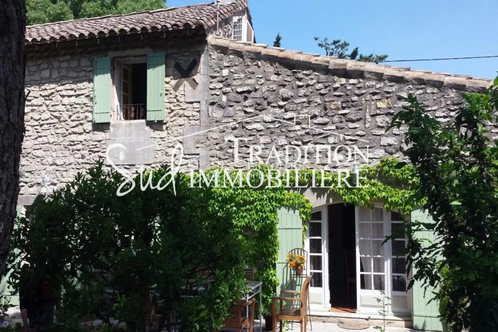 vente mas – NR pièces – 5 chambres – 200.00 m²