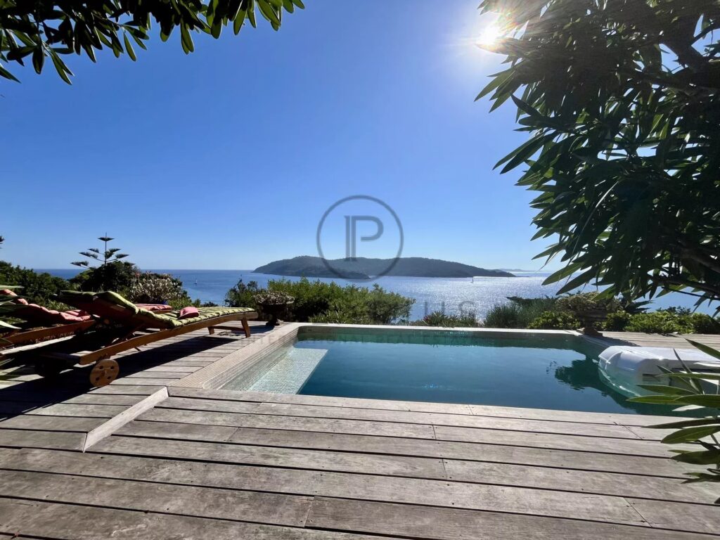 Charmante villa avec vue mer sur l&rsquo;Île du Levant – 4 pièces – 3 chambres – 120.5 m²