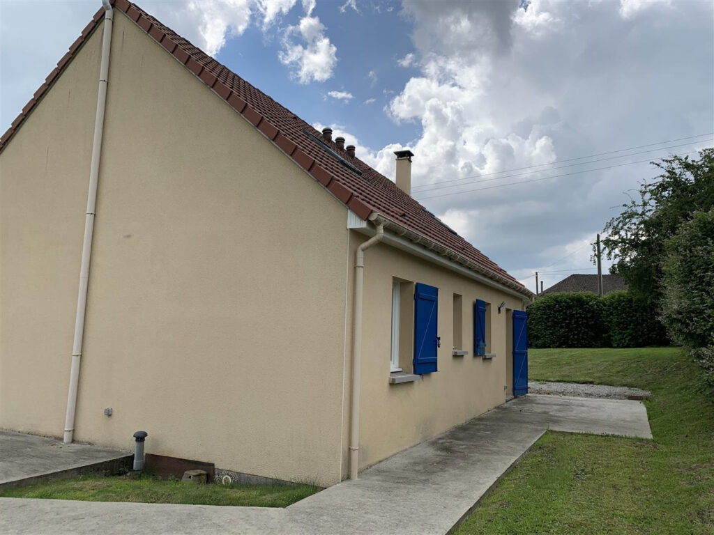Dans la région des haras, à seulement 11kms du Haras du Pin, – 7 pièces – 5 chambres – 110 m²
