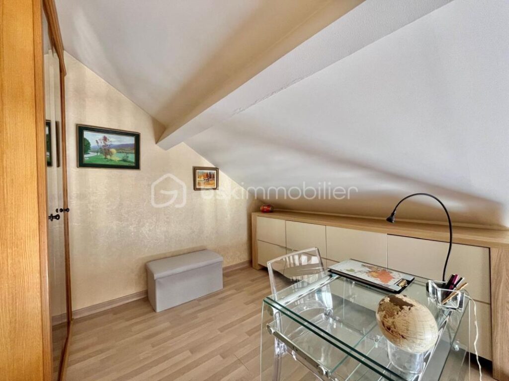 DIJON Montchapet : Dernier étage/terrasse appartement duplex 64m² – 1 chambre avec piscine et garage – 2 pièces – 1 chambre – 63 m²