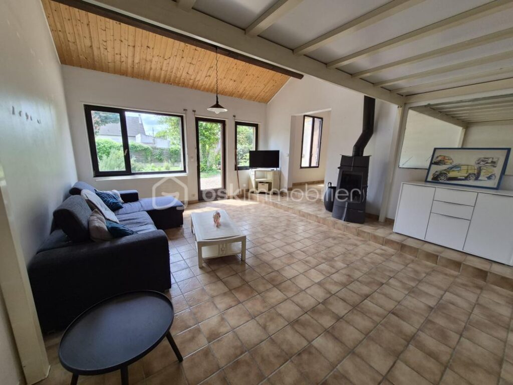 Belle maison de 113.75 m2 avec terrain, sous sol – 6 pièces – 4 chambres – 113 m²