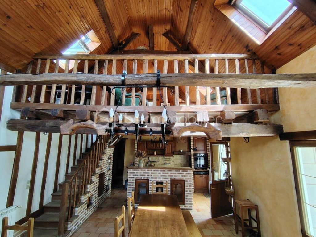 longère 6 pièces 139 m² et gite 56 m² 4 pièces – 6 pièces – 4 chambres – 196 m²