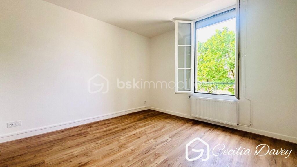 *** Nouveauté : Superbe Appartement très lumineux , refait entièrement à neuf, situé au cœur d&rsquo;un secteur recherché de la ville de Sens*** – 3 pièces – 2 chambres – 52 m²