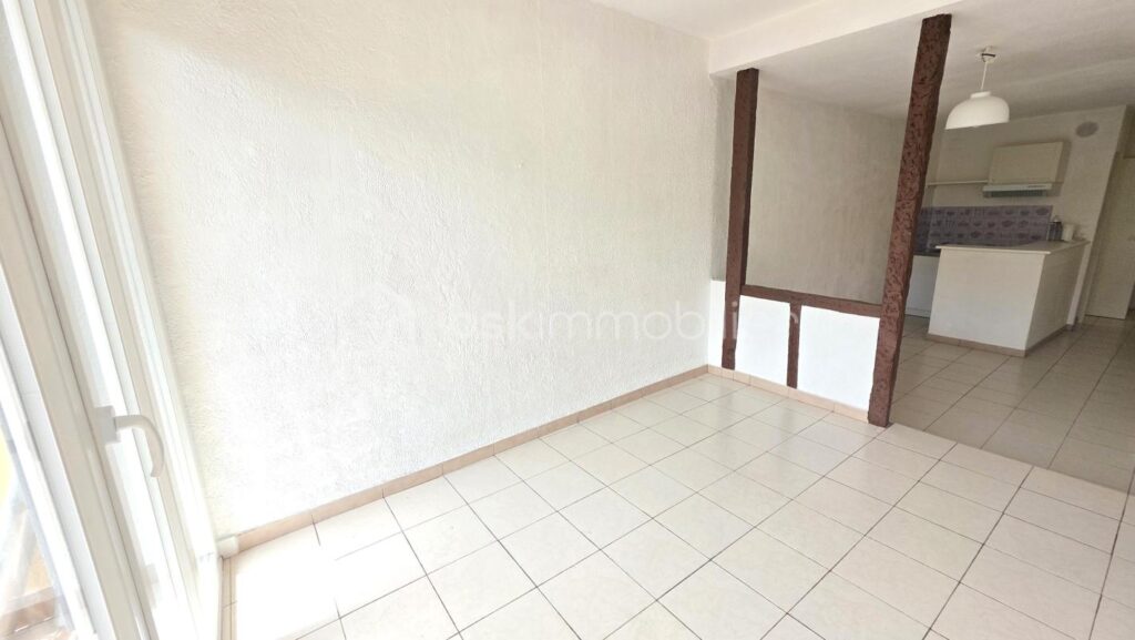 EXCLUSIF – Charmant 2 pièces en plein coeur de ville, lumineux, calme, vue canal, proche de tout ! – Narbonne (11) – 2 pièces – 1 chambre – 38 m²