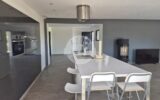 LOCATION – Villa Lascours 135m² sur 2200m² de terrain avec piscine et garage – 4 pièces – 3 chambres – 135 m²