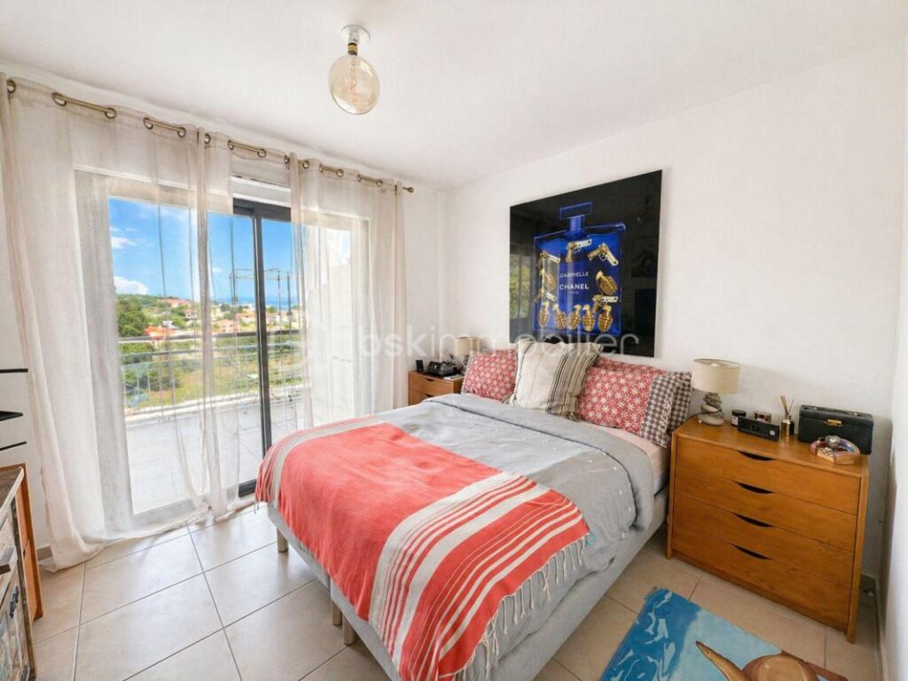 THEOULE / MER – APPT 3 PIECES – 67M² – VUE MER – PARKING – 5 MIN A PIED DE LA PLAGE – 3 pièces – 2 chambres – 67 m²