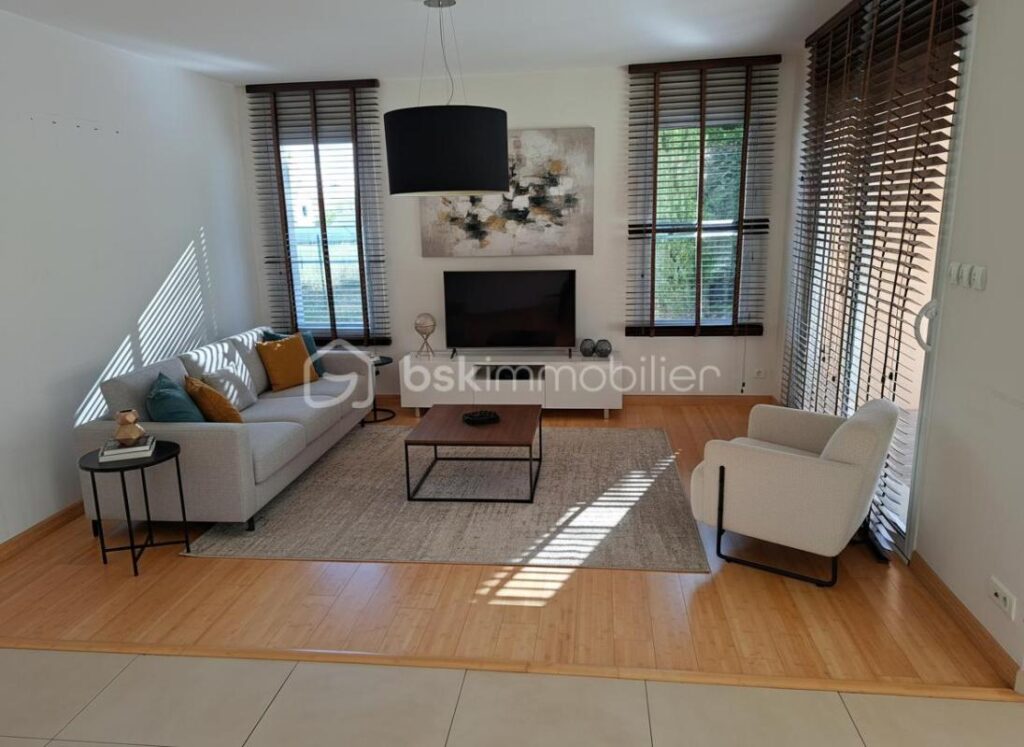 Belle maison contemporaine lumineuse et calme – 5 pièces – 3 chambres – 151 m²