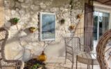 Mas de caractère de 250m2 – 6ch – sur 10000m2 au calme absolu – Cadre provençal d’exception à proximité du Golf de Pont Royal – 7 pièces – 6 chambres – 226 m²