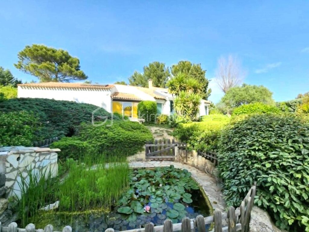 VILLA D&rsquo;EXCEPTION SUR LES HAUTEURS DE TOURBES AVEC UN APPARTEMENT INDÉPENDANT – 6 pièces – 3 chambres – 170 m²