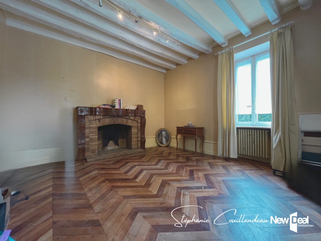 Grande maison de maître sur les hauteurs de Chambéry (limite Sonnaz) au calme avec vue dégagée – 8 pièces – 6 chambres – 213 m²