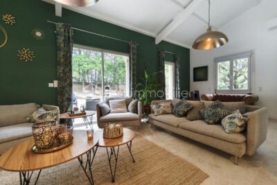 Maison 230 m² 3 appartements , 1 T4, 1 T2, 1 studio sur 3500 m² de terrain – 8 pièces – 5 chambres – 250 m²