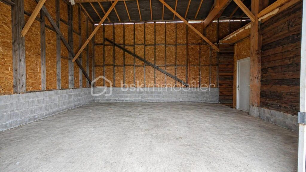PROJET À FORT POTENTIEL – TERRAIN 4 800 m² – SECTEUR LA BÉGUDE-DE-MAZENC – 2 pièces – 1 chambre – 98 m²