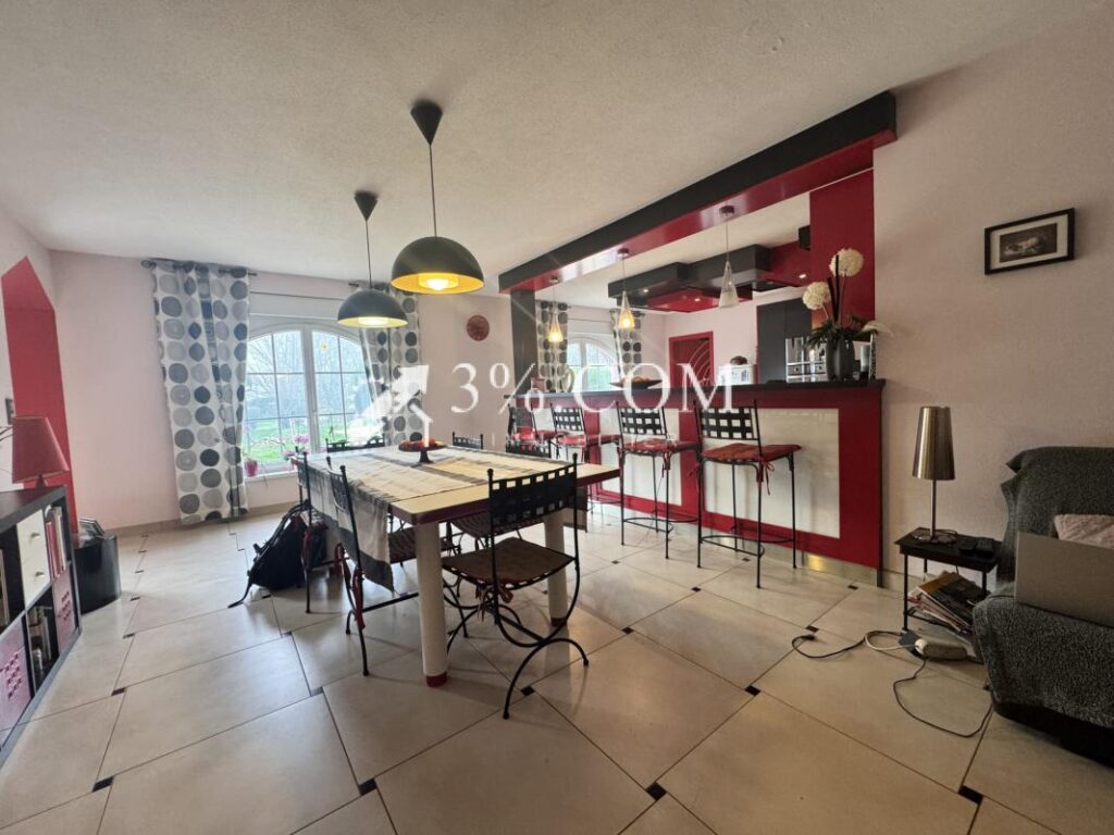 3%COM Belle demeure avec piscine du 27 ares – 8 pièces – 7 chambres – 360 m²