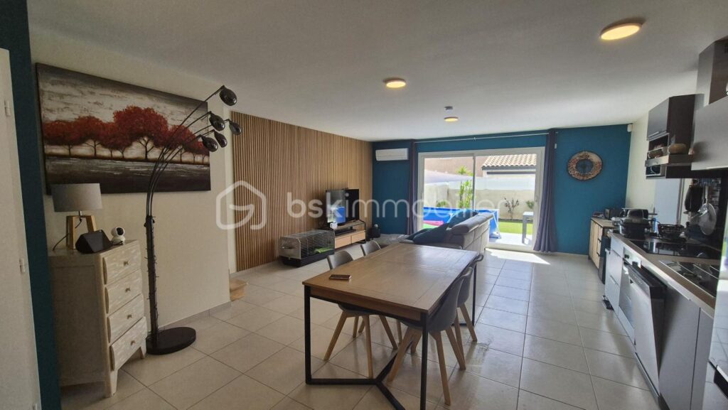 A VENDRE VILLA DEUX FACES TRAVERSANTE DE 94M² SUR TERRAIN DE 214M² A LATOUR BAS ELNE – TROIS CHAMBRES – DEUX PIECES D EAU – DEUX TOILETTES – GARAGE TRAVERSANT – 5 pièces – 3 chambres – 87 m²