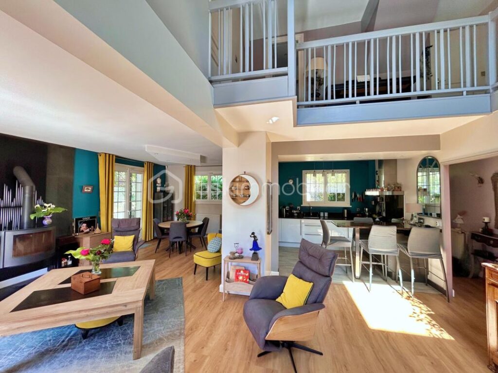 🏡 Élégance, lumière et panorama — Une maison d’exception sur les hauteurs de Jouars Pontchartrain – 8 pièces – 5 chambres – 170 m²