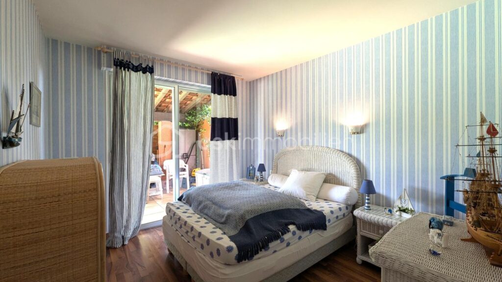 Maison familiale sans vis-à-vis avec piscine sur 2 000 m² de terrain – 6 pièces – 5 chambres – 160 m²