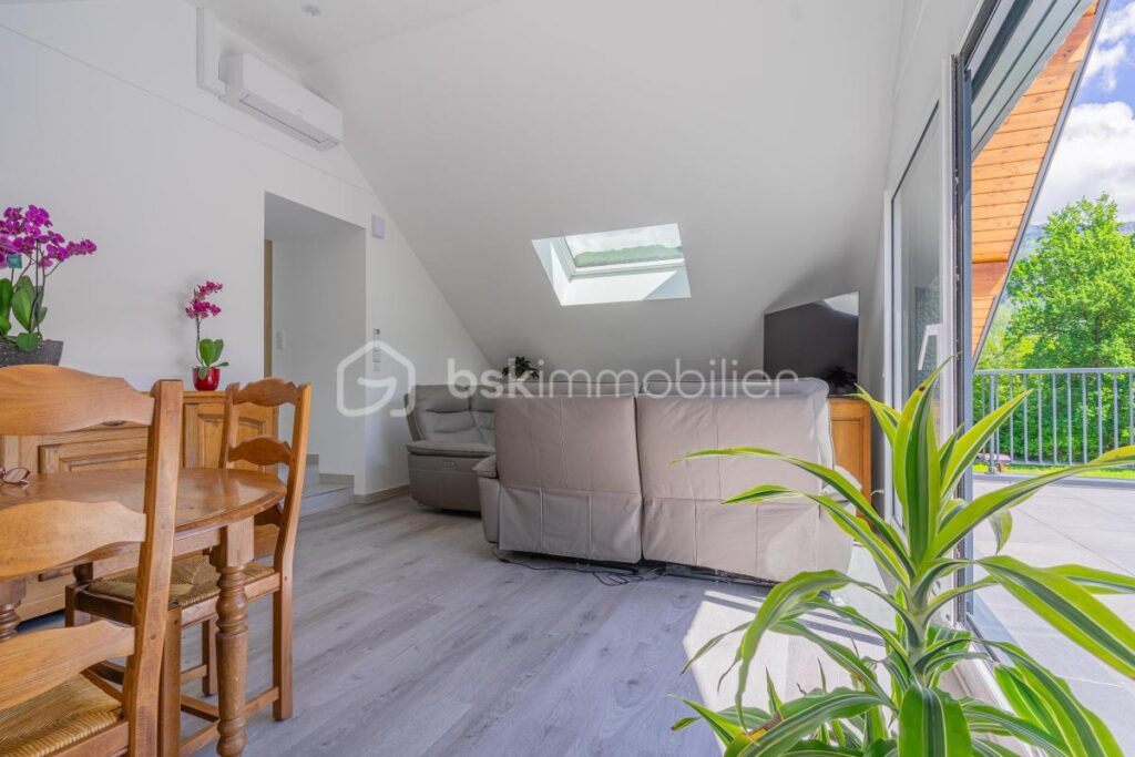 Magnifique T4 avec terrasses panoramiques – Viviers-du-Lac ✨ – 4 pièces – 3 chambres – 89 m²