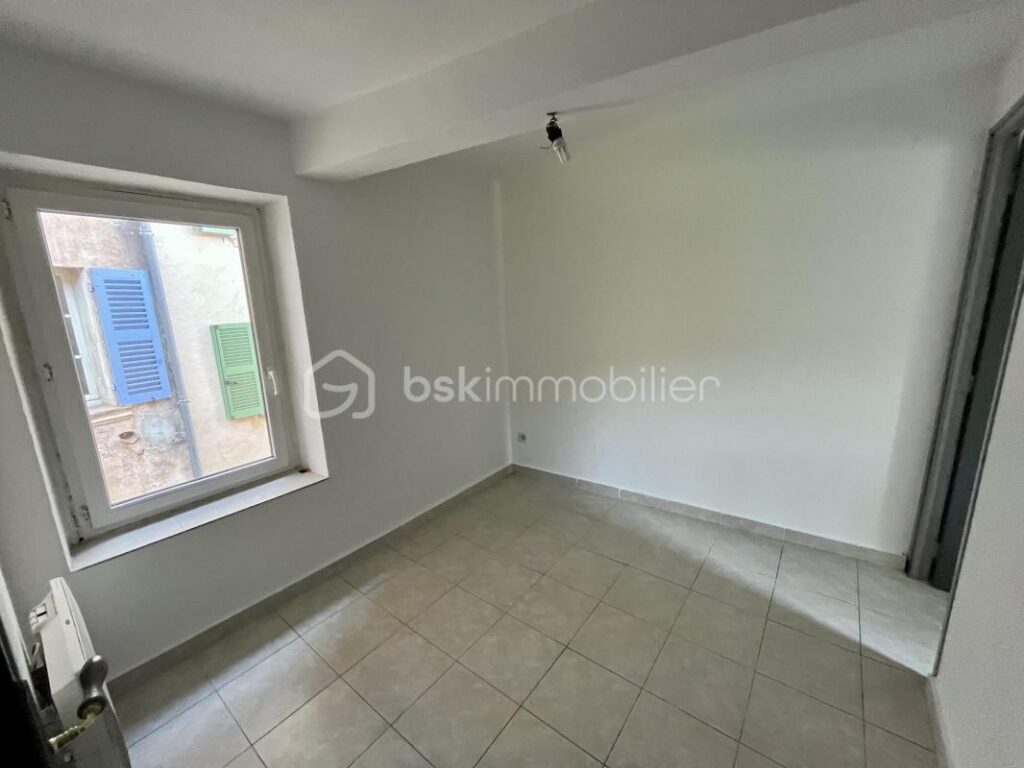 Maison de village avec vue dégagée, située au calme – 4 pièces – 2 chambres – 50 m²