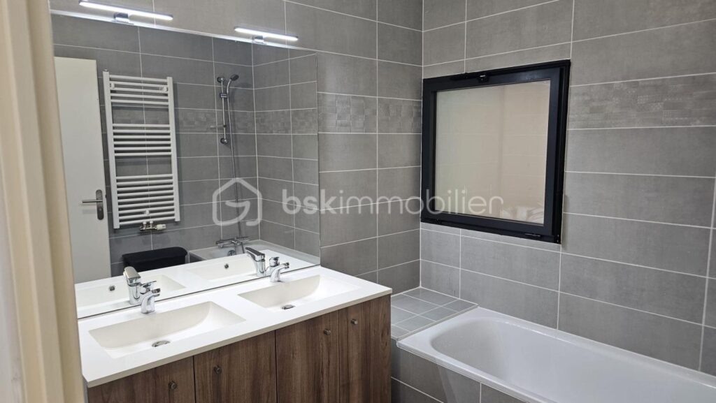 Maison Duplex T5 Neuve avec Jardin et Garage – Le Taillan-Médoc – 5 pièces – 4 chambres – 91 m²