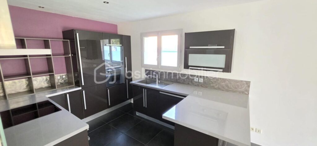 MAISON 4 CHAMBRES SUR TERRAIN DE 510 M² – 5 pièces – 4 chambres – 131 m²