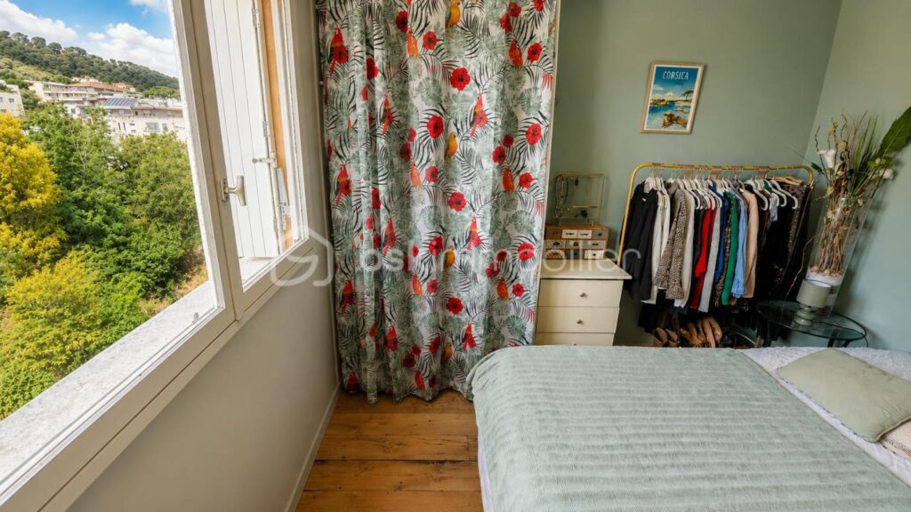 3 pièces vue dégagée cave et parking – 3 pièces – 2 chambres – 74 m²