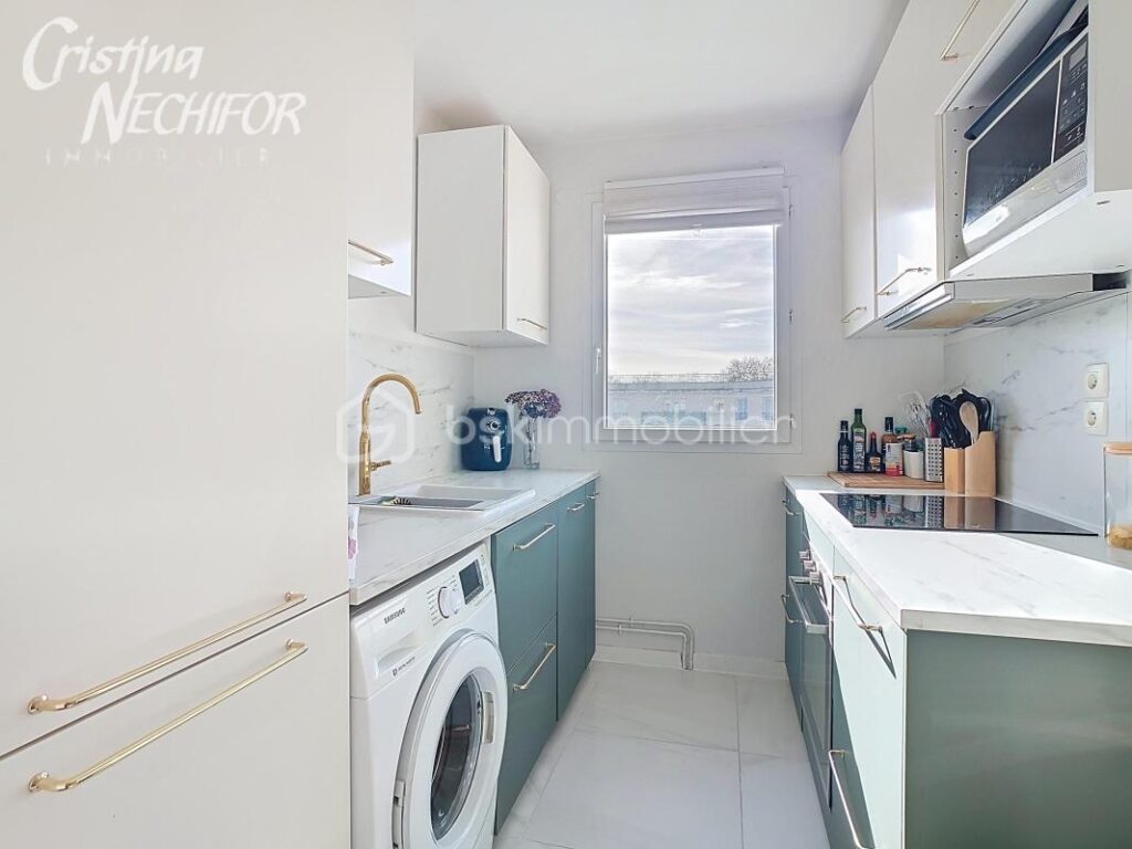 Superbe F3 au Dernier étage avec Balcon, 2 places de Parking et Cave – Quartier du Parc des Frênes – 3 pièces – 2 chambres – 62 m²