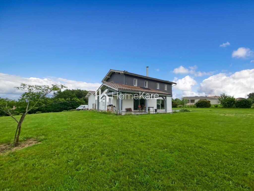 N&rsquo;ACHETEZ PAS SEULEMENT LA MAISON, ACHETEZ L&rsquo;ENVIRONNEMENT – 5 pièces – 4 chambres – 200 m²