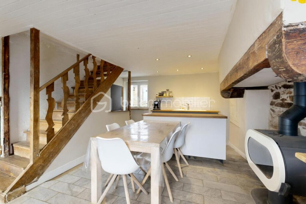 Ensemble Immobilier de 97 m² – 5 pièces – 2 chambres – 97 m²