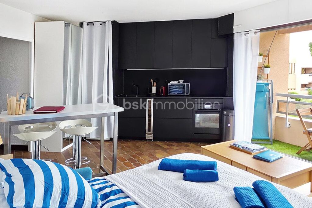 Tamaris :Magnifique Studio meublé avec balcon et vue imprenable – 1 pièce – NR chambres – 31 m²