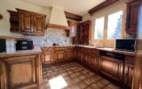 Magnifique maison 180 m2 de caractère, 5 chambres avec piscine sur terrain arboré de 6 000 m² – 7 pièces – 5 chambres – 180 m²