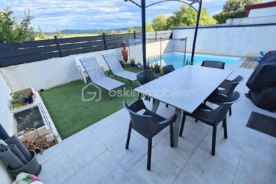 MONTREDON DES CORBIÈRES – VILLA R+1 – 120m² habitable – 3 CHAMBRES – DRESSING – CLIMATISATION RÉVERSIBLE – GARAGE – PISCINE EN DUR – VUE EXCEPTIONNELLE – 4 pièces – 3 chambres – 120 m²