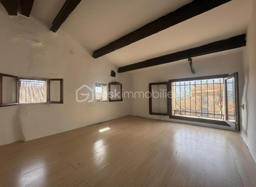 Habitez un duplex plein de charme tout en percevant un loyer mensuel – 4 pièces – 3 chambres – 82 m²