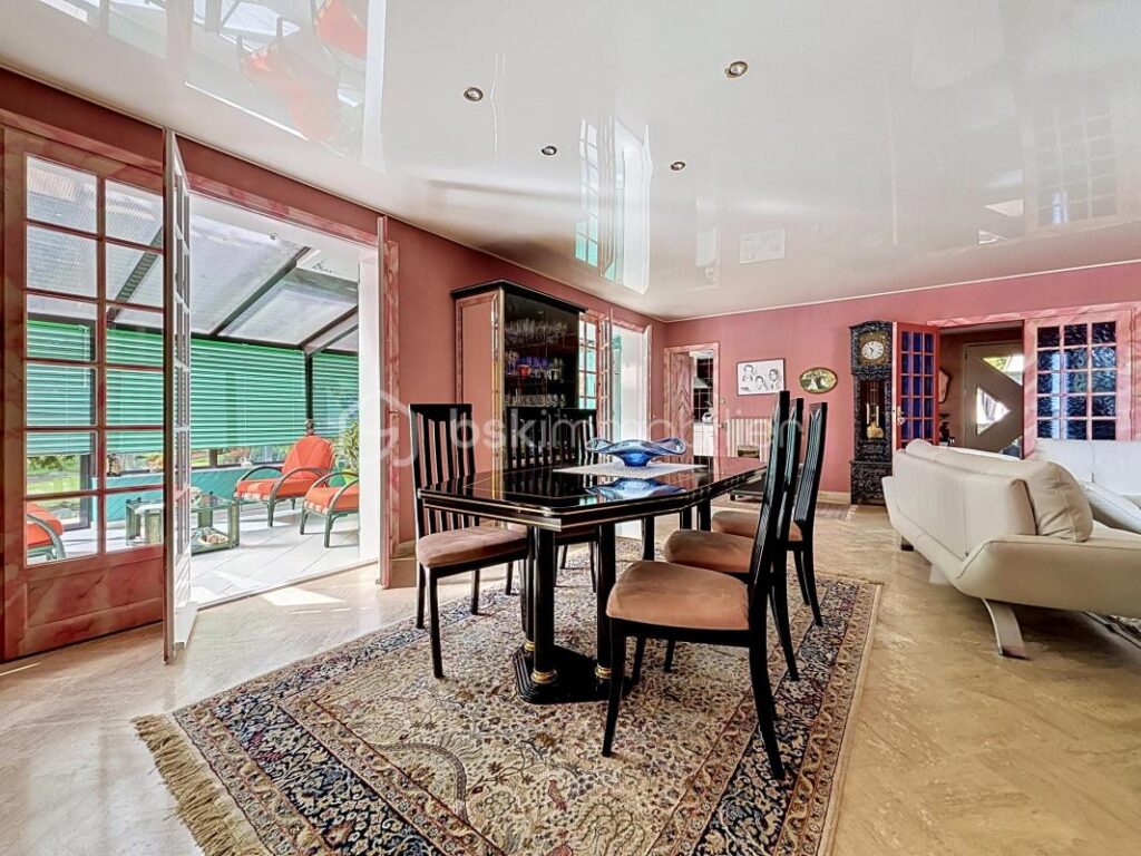 Propriété à Bressuire – 7 pièces – 4 chambres – 164 m²