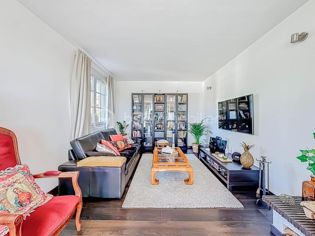 EXCLUSIVITÉ *** VILLA T5 DE 130M2 AVEC PISCINE ET APPARTEMENT INDEPENDANT À SAINT GEORGES D&rsquo;ORQUES *** – 5 pièces – 4 chambres – 130 m²