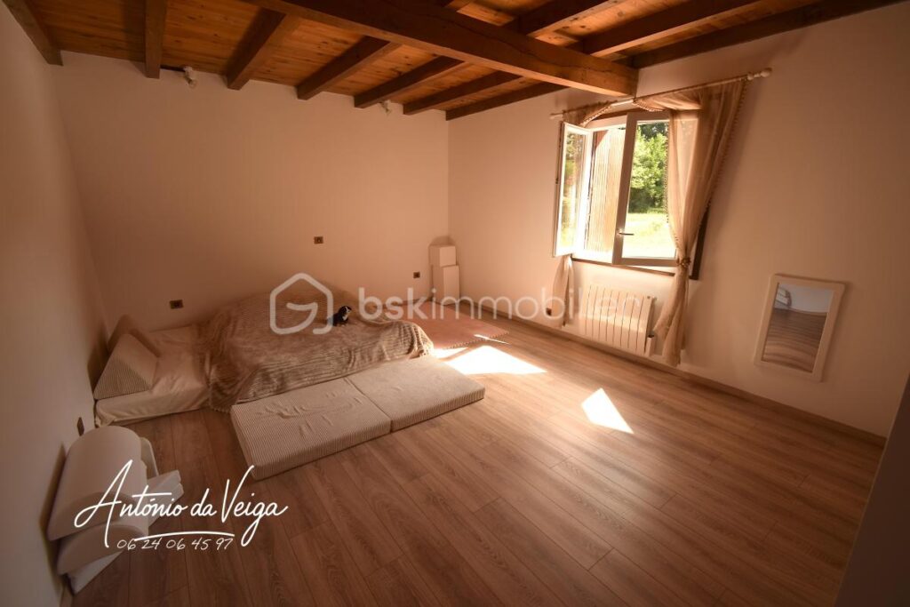 ✨ Maison d’Exception avec Piscine & Dépendance – Un Cadre de Vie Rare ! – 8 pièces – 3 chambres – 260 m²