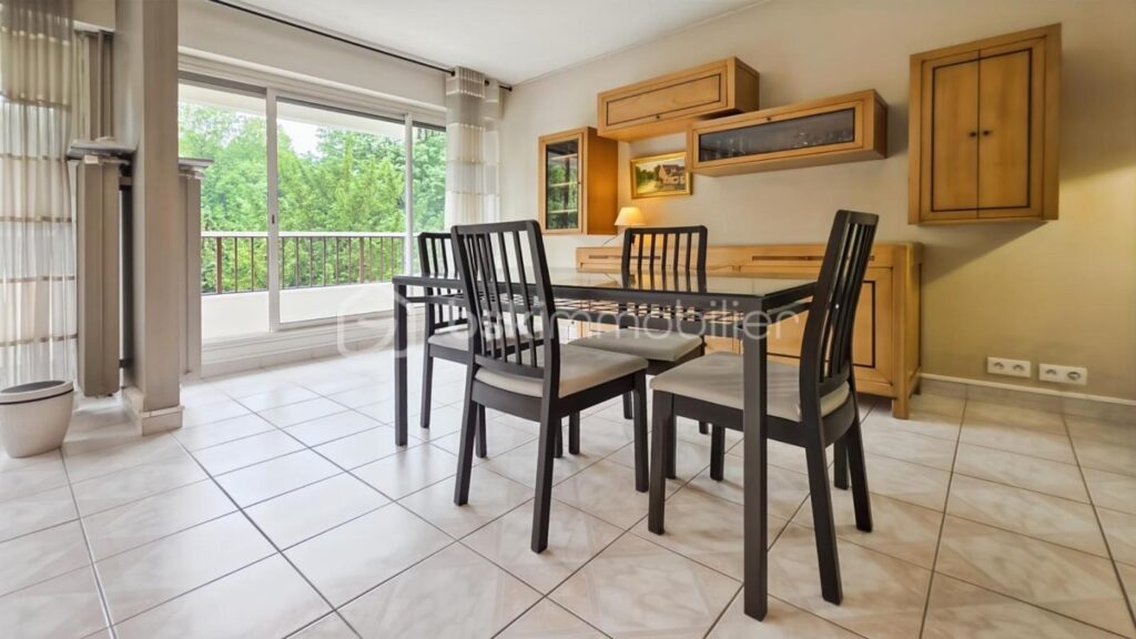 Appartement F3 – 65 m2 – Grand BALCON – cave – 3 pièces – 2 chambres – 65 m²