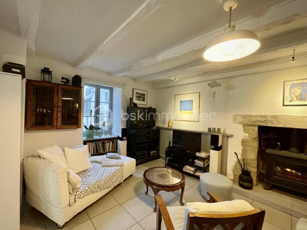 JOSSELIN – Maison de caractère avec jardin en surplomb et vue château – 7 pièces – 3 chambres – 132 m²