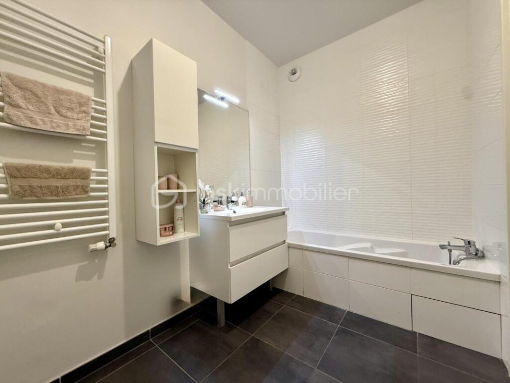 VILLEURBANNE CROIX-LUIZET – Magnifique T3 au calme dans une résidence de 2021 – 3 pièces – 2 chambres – 68 m²