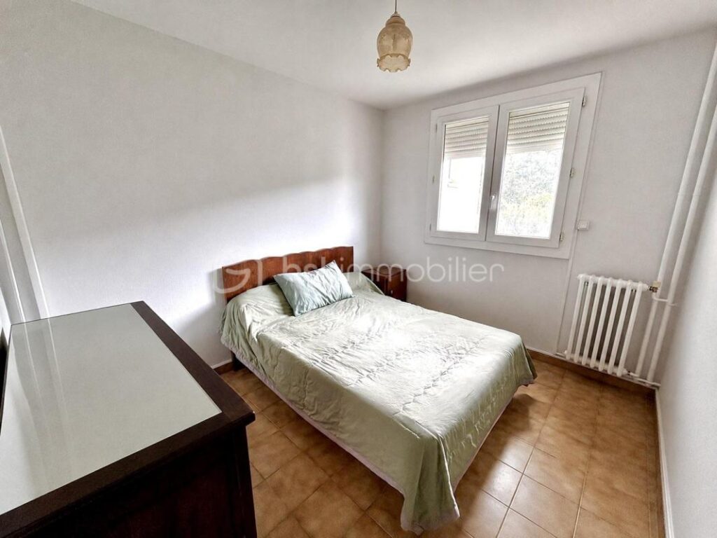 Appartement 74 m² à rénover – Vue étang – 8ᵉ étage avec ascenseur – Sète – 4 pièces – 3 chambres – 74 m²