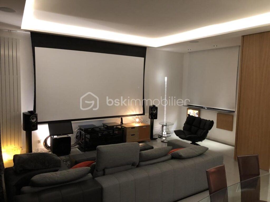 APPARTEMENT HAUT DE STANDING 215M² MEAUX CENTRE – 4 CHAMBRES – DPE C – 640 000 € – 8 pièces – 4 chambres – 162 m²