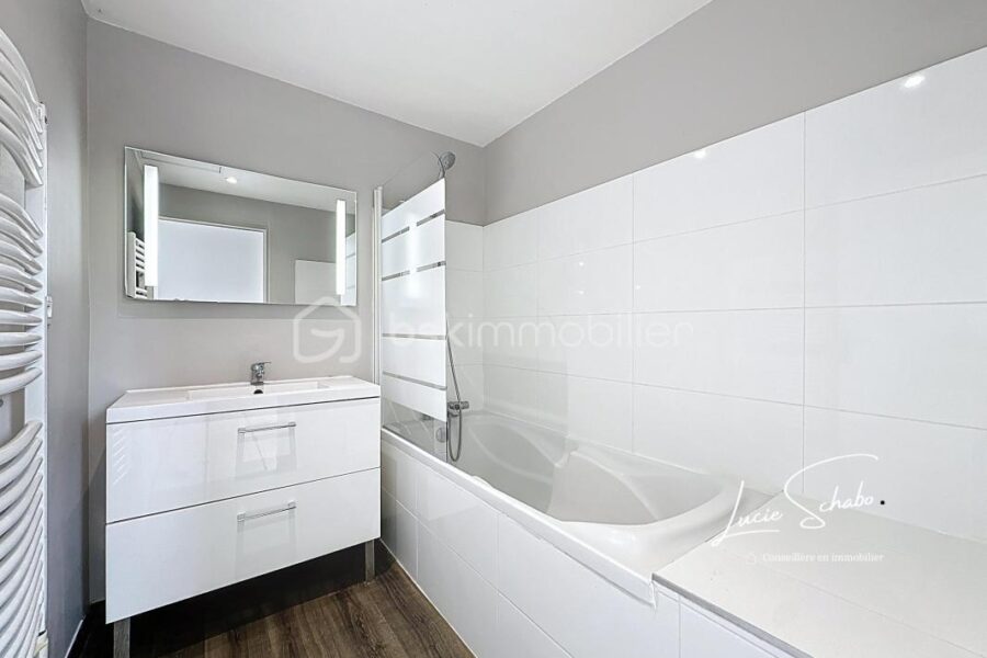 Appartement à vendre à Sales