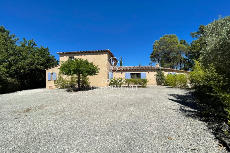 Maison à vendre à Saint-maximin-la-sainte-baume