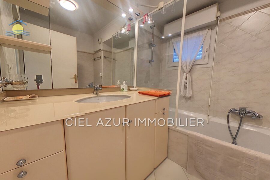Appartement à louer à Juan-les-pins