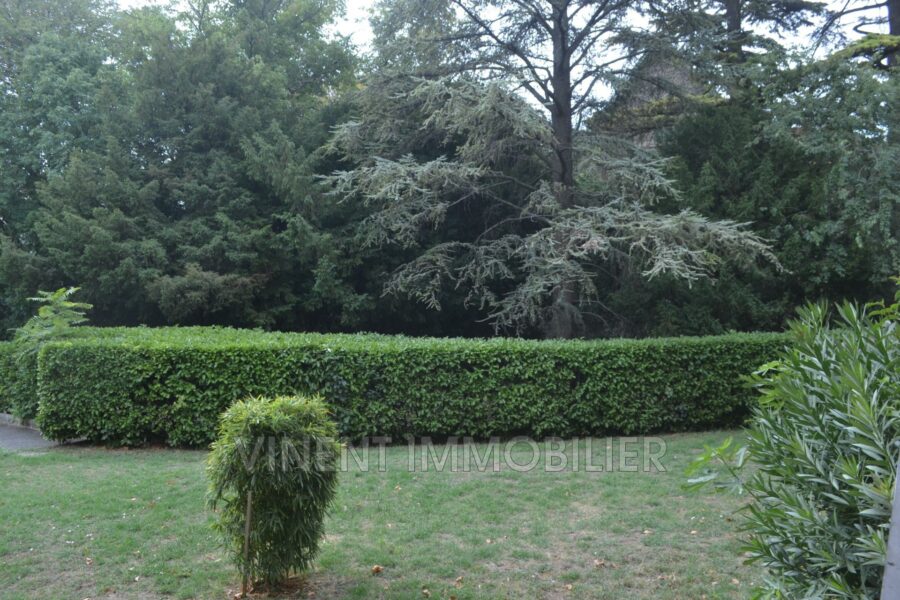 Appartement à vendre à Montélimar — Vue parc & jardin — photo 1